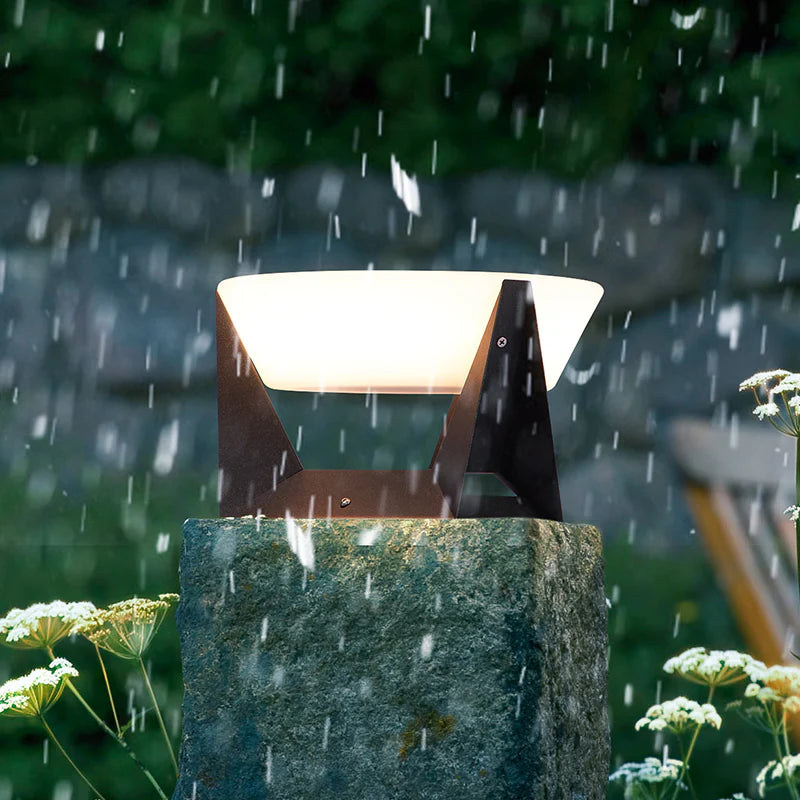 SOLSTICE PILLAR SOLAR